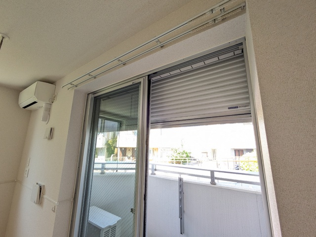 雨風や防犯にも安心☆シャッター雨戸☆