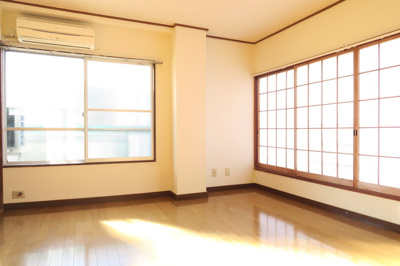 洋室６帖ございます。