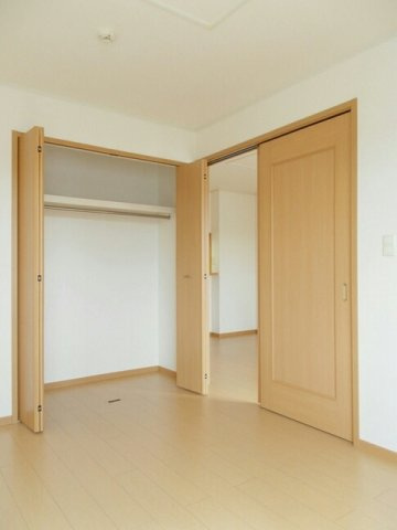 メゾン・ド・ルミナリエ弐番館の収納