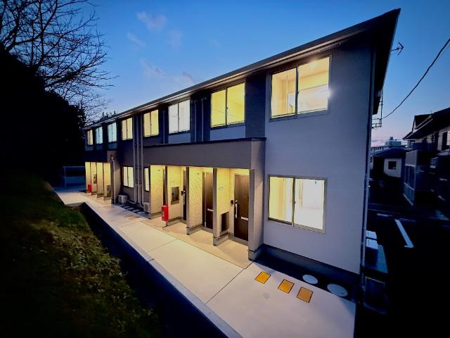 フィールドアップ横井の外観|外観写真（夜）