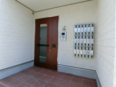 リブリ・FELICE 新所沢のエントランス