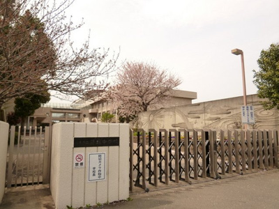厚木市立藤塚中学校まで850m