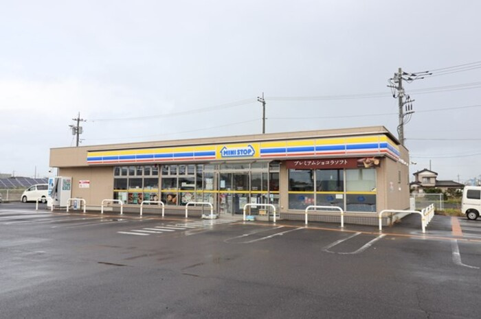 ロイヤル ブルー オーシャン　Aの周辺|ミニストップ波崎砂山店　760ｍ