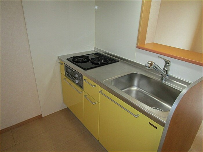 ヴァン・ボナール　Aのキッチン|対面システムキッチン（ガスコンロ付）