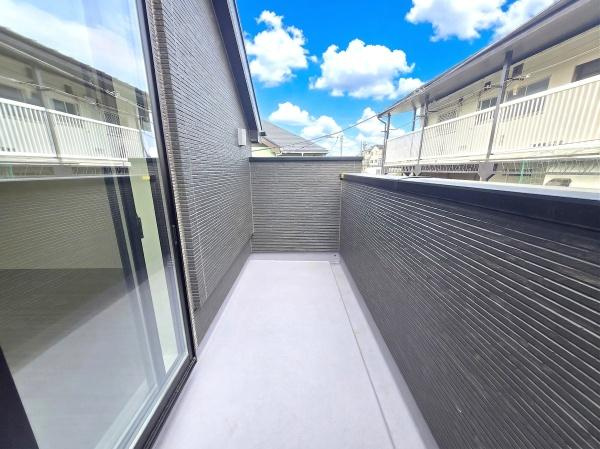 横浜市泉区新橋町の新築一戸建のバルコニー|陽当り良好のバルコニー！
風通しもよく気持ちいいです