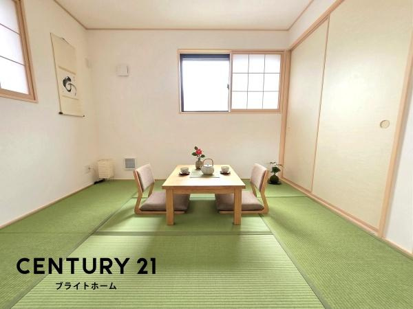 横浜市泉区新橋町の新築一戸建の和室|食後の後は和室でゴロゴロ出来ちゃいます！
お客さんが来た時には客室としても利用できます♪
※畳、家具等はCGでの参考レイアウトです。