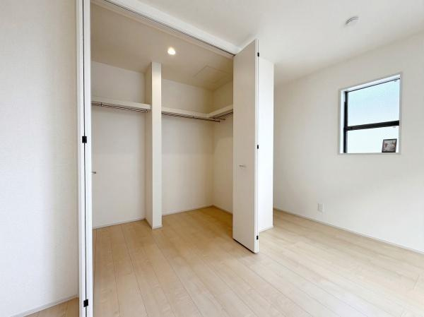 横浜市南区別所中里台の新築一戸建の収納|クローゼットもあるので収納にも困りません！
荷物が多い方にも安心です。