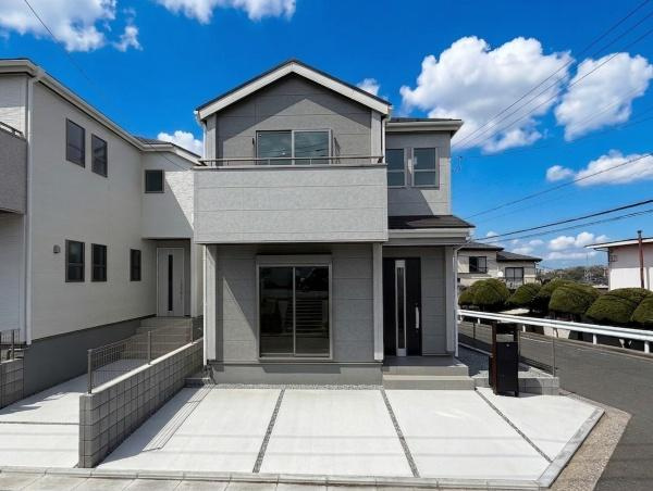 横浜市南区別所中里台の新築一戸建の外観|堂々と完成しました！いつでもご案内可能です！
お車でご自宅まで送迎承ります。
