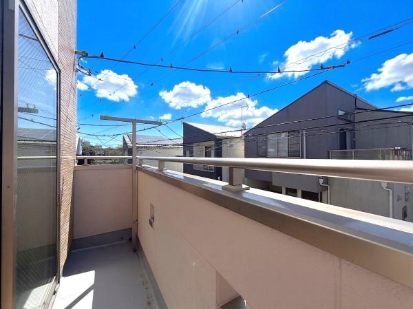 横浜市保土ケ谷区仏向町の中古一戸建のバルコニー|陽当り良好のバルコニー！
風通しもよく気持ちいいです