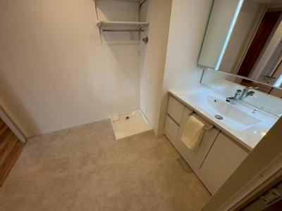 【独立洗面台】 | 【11日(土)・12日(日)室内見学可能】メイツ草加 | 洗面所は広くスペースが取れていて快適です♪