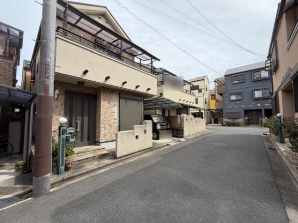 【前面道路含む現地写真】