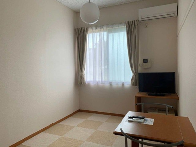 【居間・リビング】 | レオパレスＣａｓａＦｅｌｉｃｅ | 同タイプのお部屋の写真です。