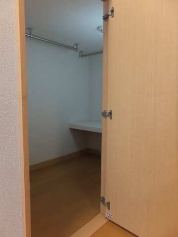 レオパレスフルリールの内装