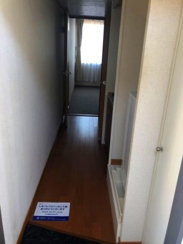 レオパレスサンフラウアの玄関