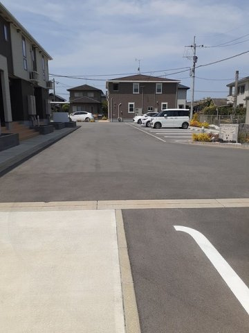 メゾンドール・ハナミズキⅠの駐車場