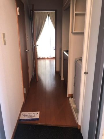 レオパレスかつらぎの玄関