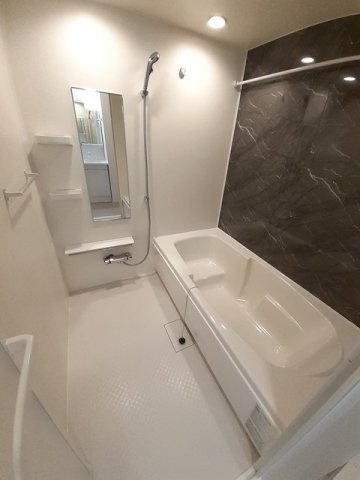 フランフラワーＢの浴室