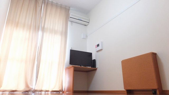 レオパレスハナブサ　Ｎａｒａの居間・リビング