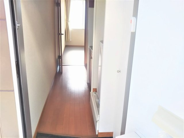 レオパレスガーデンの玄関|間取りによって仕様は異なります。