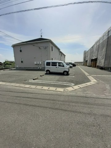 エヴァーグリーン・サウスの駐車場