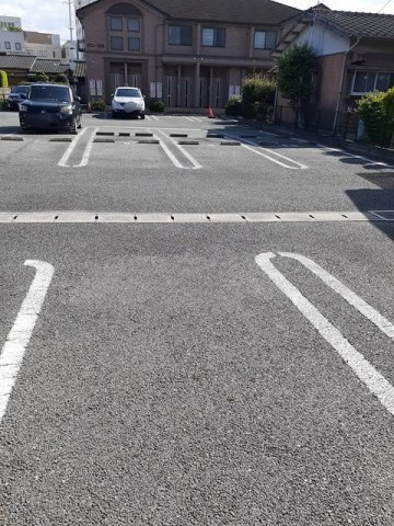 オロールＡの駐車場