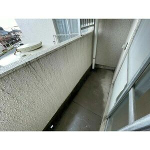 深山マンションのバルコニー