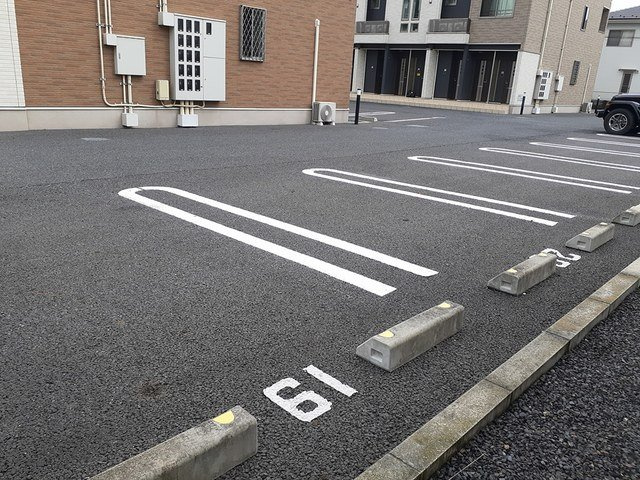 プラティーヌ　Ⅰの駐車場