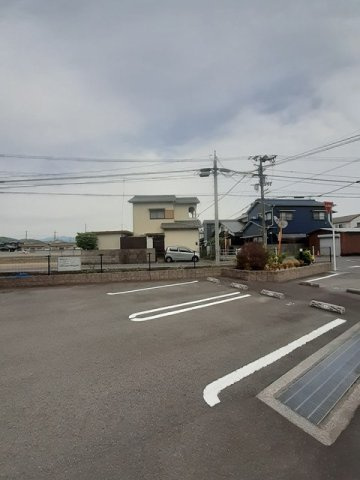ティアモ・グロリオーサ　Ⅱの駐車場