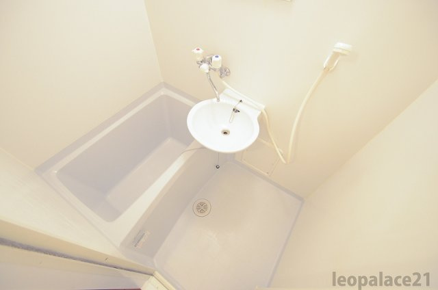 レオパレスショコラの浴室|備品や設備仕様は号室等により異なります現地をご確認下さい。
