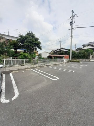 モダングランツ　Ａの駐車場