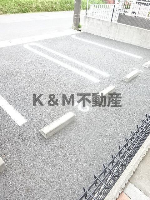 メゾン　フレスクーラの駐車場|駐車場完備です