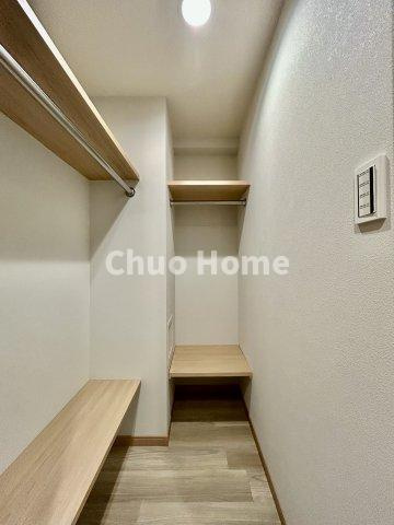 ガクエンヒルズ北千住の収納|ウォークインクローゼット