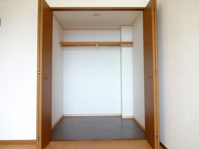 シェリール河崎２の収納