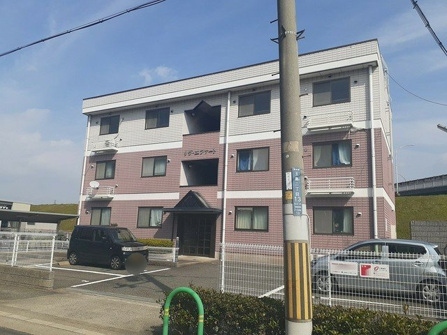 リヴ・エファート