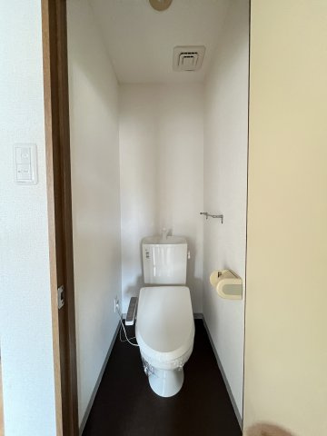 メゾンドールのトイレ|イメージ205号室の写真