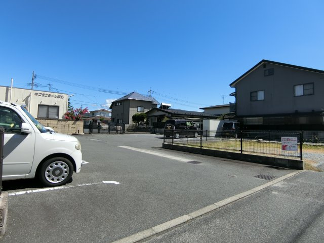 ユニゾン　彩の駐車場