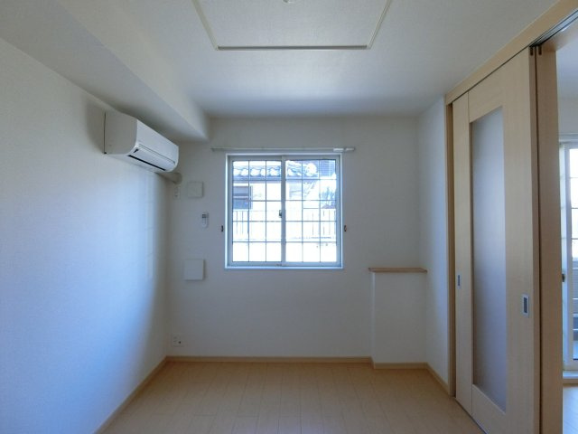 ユニゾン　彩の洋室