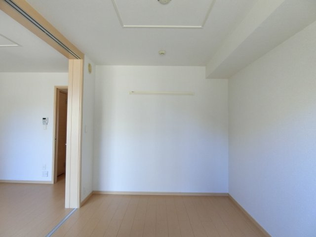 ユニゾン　彩の洋室