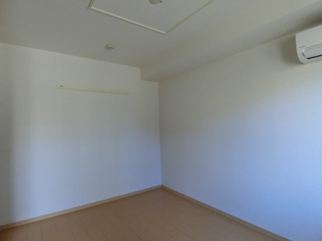 ユニゾン　彩の洋室
