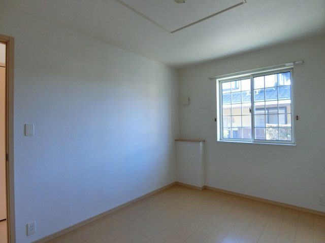 ユニゾン　彩の洋室