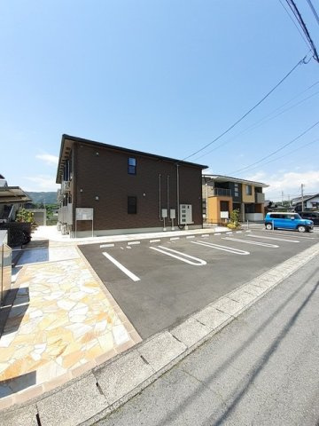 ツインズグレース　Ｂの駐車場