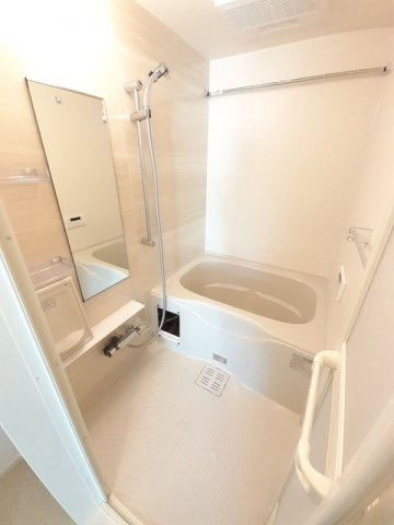 ウェルスフォンテ櫛ケ浜Ｂの浴室