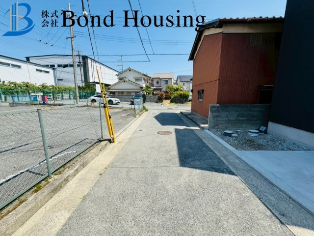 山電　江井島駅徒歩9分　書斎有り　大久保町江井島　新築戸建の前面道路含む現地写真