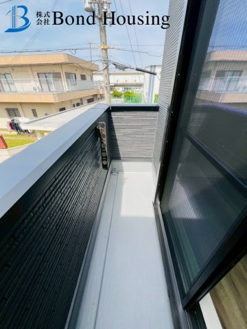 山電　江井島駅徒歩9分　書斎有り　大久保町江井島　新築戸建のバルコニー