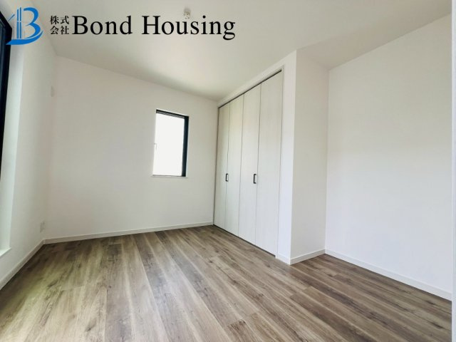 山電　江井島駅徒歩9分　書斎有り　大久保町江井島　新築戸建の洋室