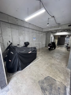 【その他共用部分】 | ロッカベラアパートメント | ロッカベラアパートメント　バイク置場