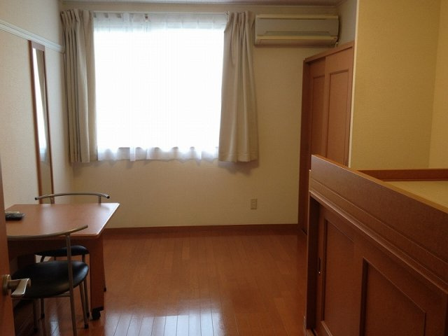 レオパレスシュッドプロスペールの居間・リビング