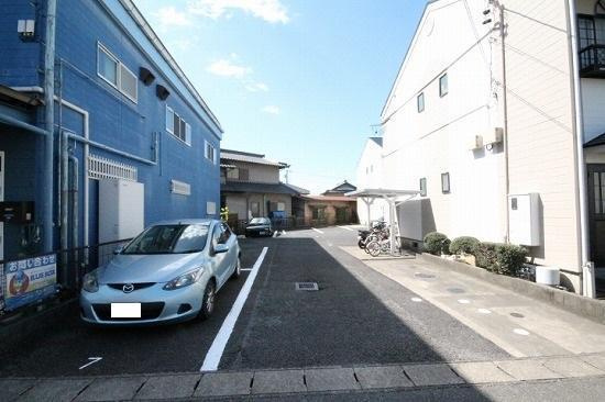 DUPLEX 国王30Aの駐車場