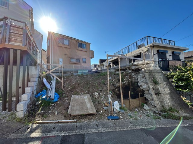 【横浜市旭区東希望が丘17-1新築戸建て】★仲介手数料無料★（二俣川小学校・希望が丘中学校）
