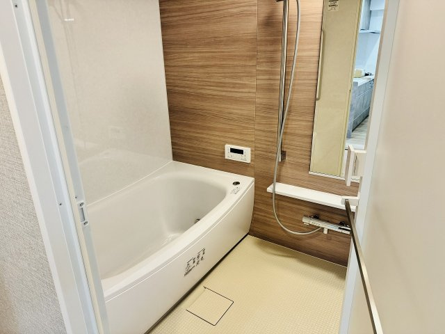 ネオハイツ八王子明神町の浴室|～新規交換したキレイなバスルーム　気持ち良く湯船に浸かる事が出来ます（TOTO製）～
